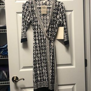 Boston proper wrap dress black and white size to